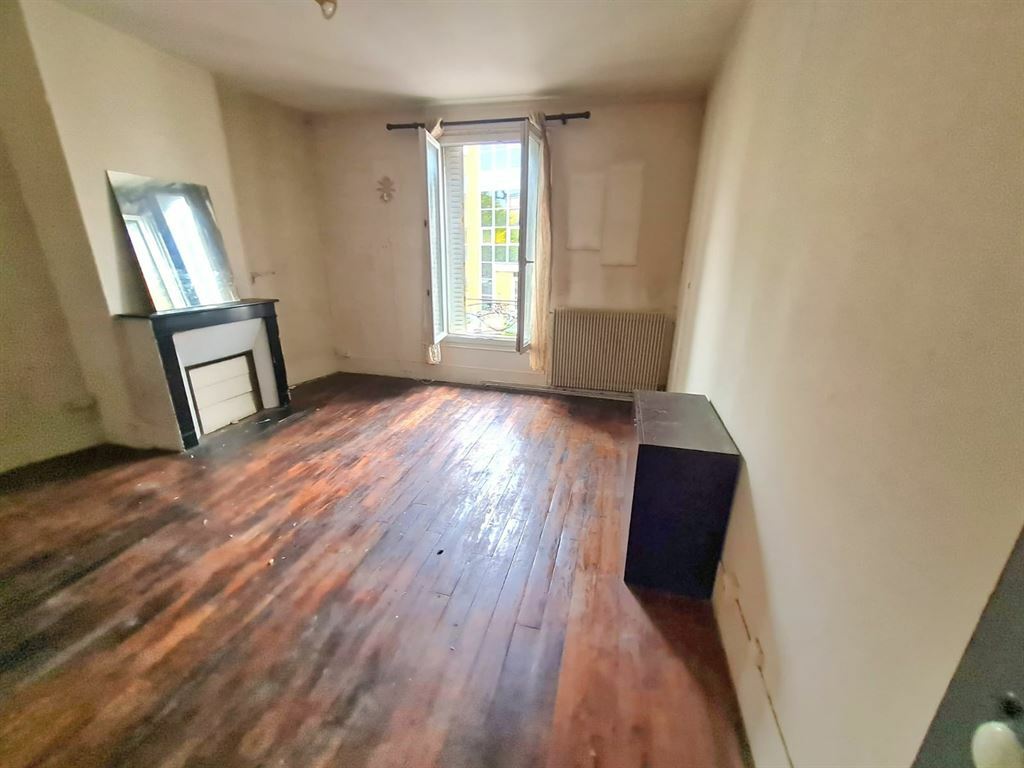 Gewerbliche Immobilie in Ivry-sur-Seine, France 184m², Nr. 166007