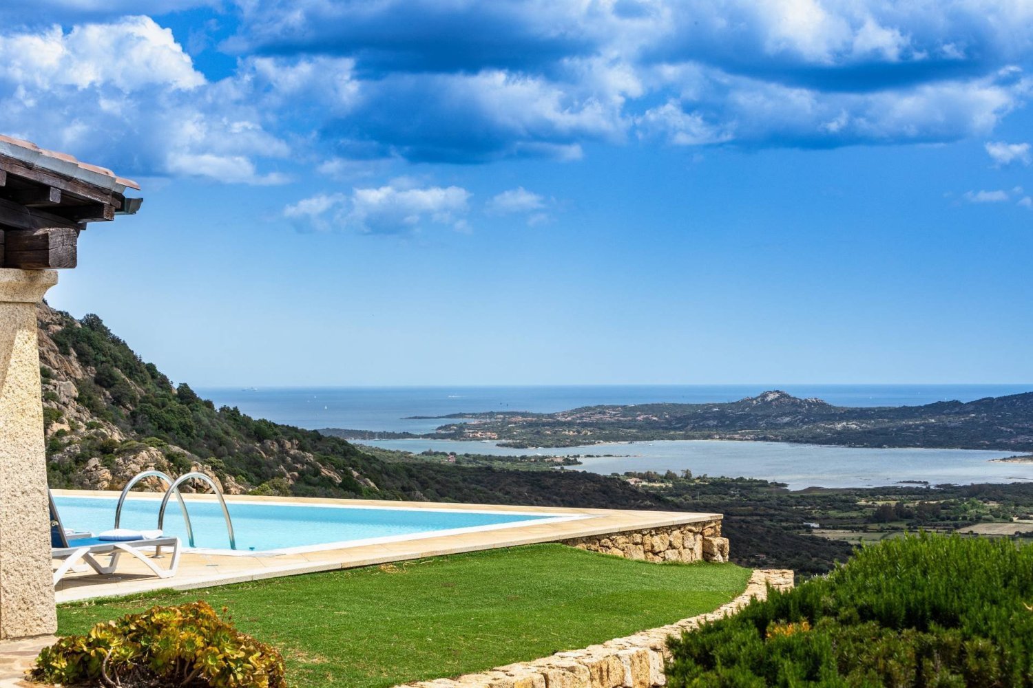 5 bedrooms Villa in Olbia, Italy No. 63539