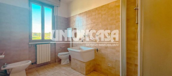 2 bedrooms Apartment in Cadorago, Italy No. 378440 2