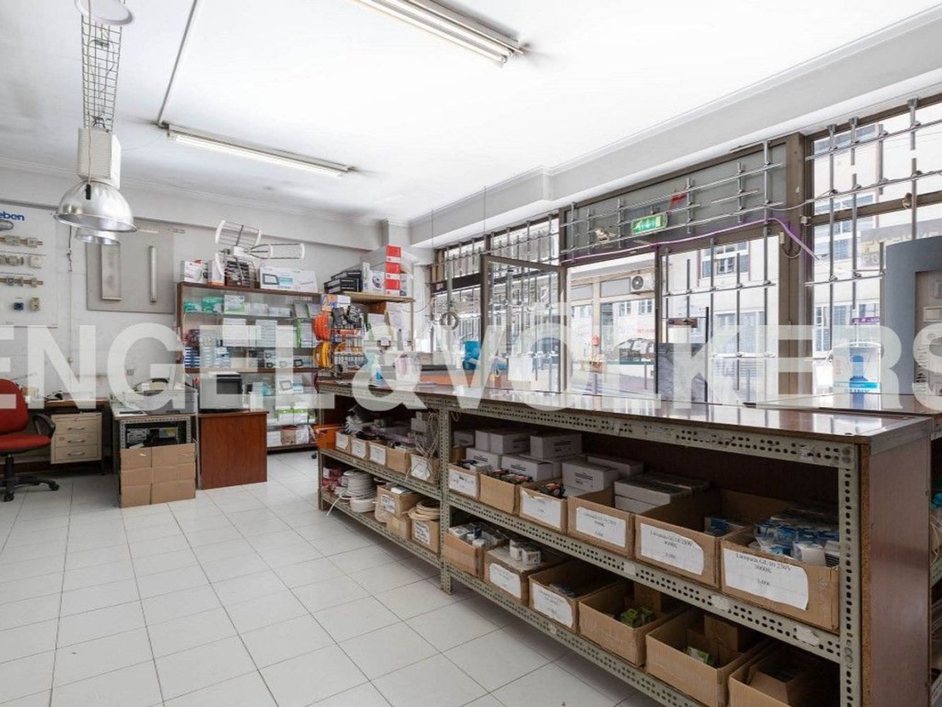 Gewerbliche Immobilie in Lisbon, Portugal 384m², Nr. 12713