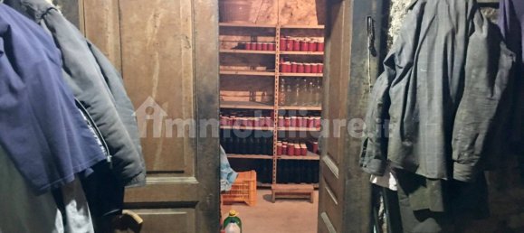 2 Schlafzimmer Haus in Castelvetere sul Calore, Italy, Nr. 331074 13