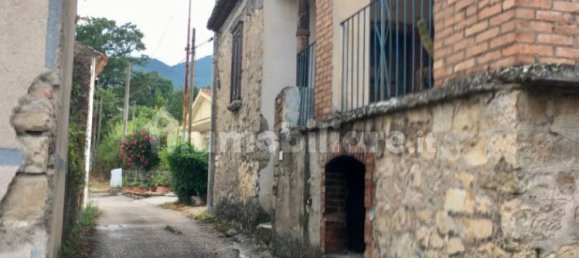 2 Schlafzimmer Haus in Castelvetere sul Calore, Italy, Nr. 331074 3