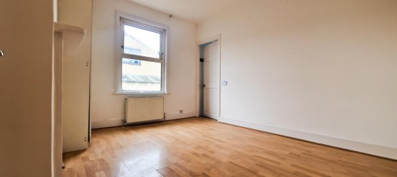 2 bedrooms House in Croydon, United Kingdom No. 10699 9