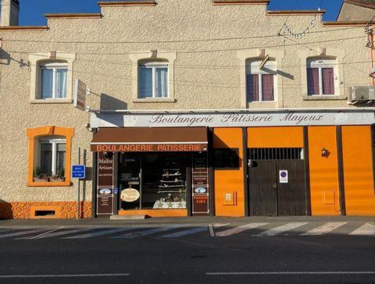 243m² Office in Bergerac, France No. 17574