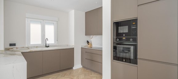 2 bedrooms Apartment in Madrid, Spain No. 124861 4