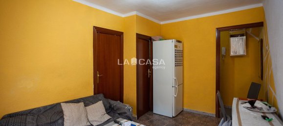 3 Schlafzimmer Wohnung in L'Hospitalet de Llobregat, Spain, Nr. 142426 2
