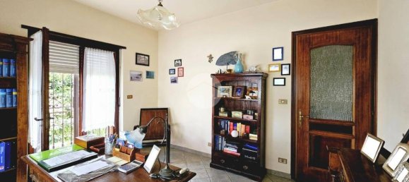 4 bedrooms Villa in Rondissone, Italy No. 298679 10