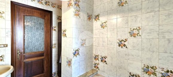 4 bedrooms Villa in Rondissone, Italy No. 298679 13