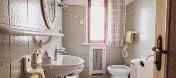 6 rooms Apartment in Ancona, Italy No. 33570 15