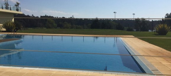 305m² Commercial property in Esposende, Portugal No. 66742 11