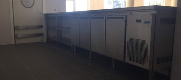 305m² Commercial property in Esposende, Portugal No. 66742 8