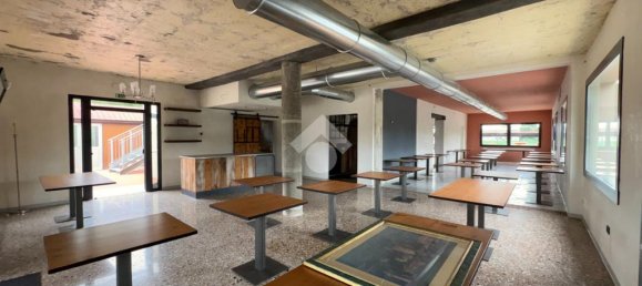 Здание с 5 комнатами в Азоло, Италия № 324249 10