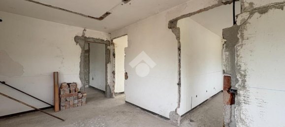 Здание с 5 комнатами в Азоло, Италия № 324249 42