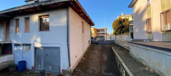 5 rooms House in Pioltello, Italy No. 51406 7