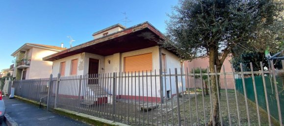 5 rooms House in Pioltello, Italy No. 51406 38
