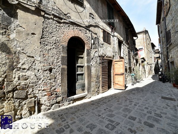 5 rooms Apartment in Bolsena, Italy No. 105134