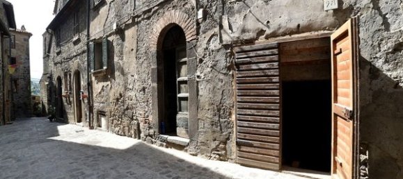 5 rooms Apartment in Bolsena, Italy No. 105134 3