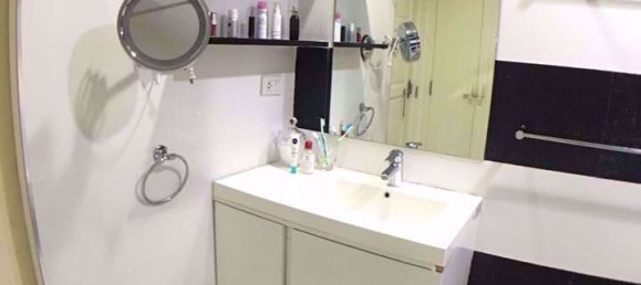 Кондоминиум  с 2 спальнями в Патхум Ван, Таиланд № 10423 11