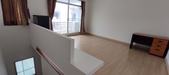 3 bedrooms House in Bang Kapi, Thailand No. 4562 19