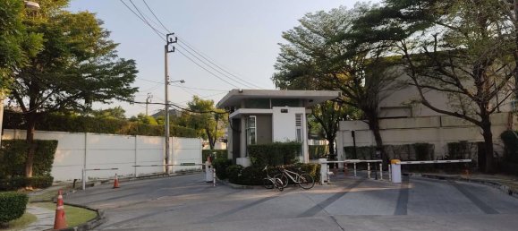 3 bedrooms House in Bang Kapi, Thailand No. 4562 5