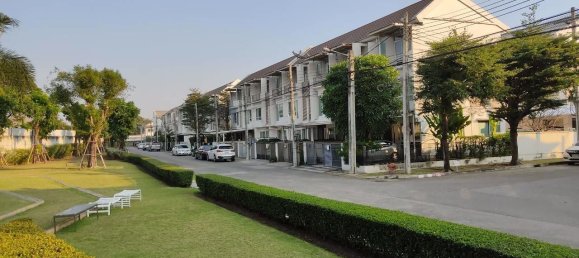 3 bedrooms House in Bang Kapi, Thailand No. 4562 6