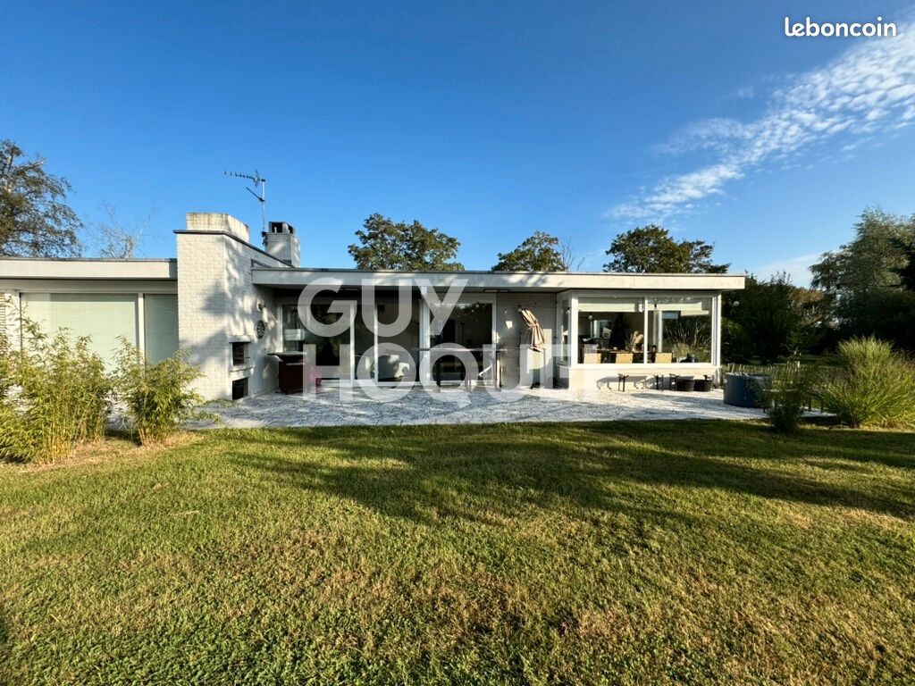 5 bedrooms House in Halluin, France No. 233888