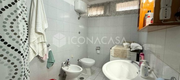 4 rooms House in Bitonto, Italy No. 17890 17