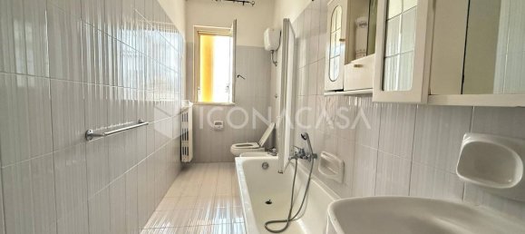 4 rooms House in Bitonto, Italy No. 17890 6