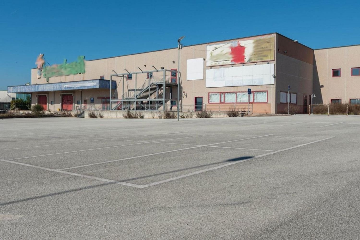 4371m² Warehouse in San Salvatore Telesino, Italy No. 376303