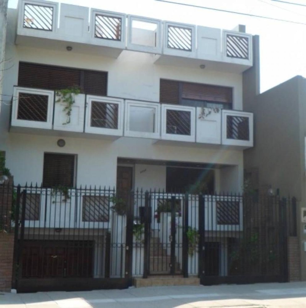 4 bedrooms House in Buenos Aires, Argentina No. 87122