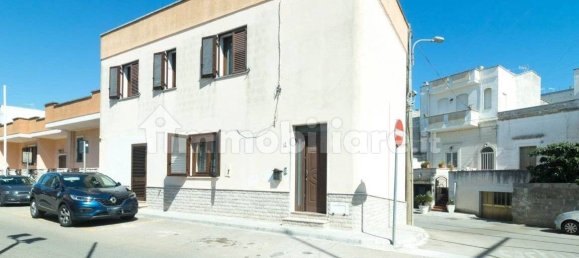 4 bedrooms House in Castro, Italy No. 250997 3