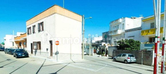 4 bedrooms House in Castro, Italy No. 250997 2