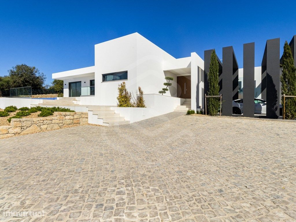 5 bedrooms House in Loule, Portugal No. 110471