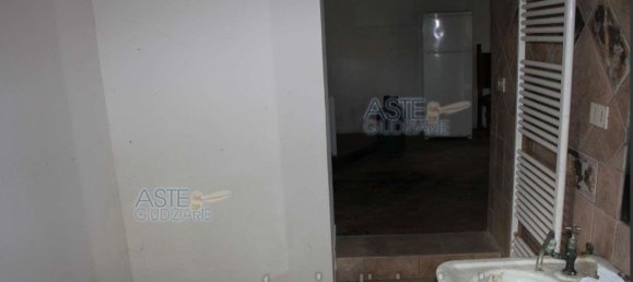 6 rooms Apartment in Pomarance, Italy No. 199526 11