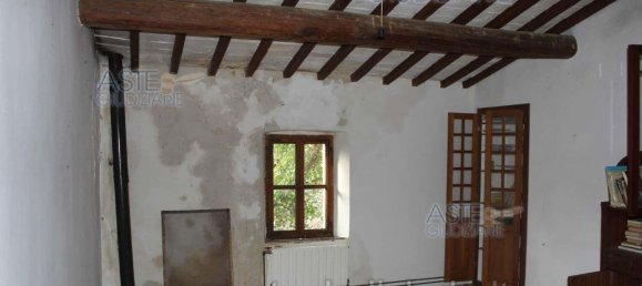 6 rooms Apartment in Pomarance, Italy No. 199526 14
