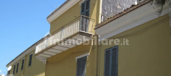 5 bedrooms Building in Sonnino, Italy No. 323981 3