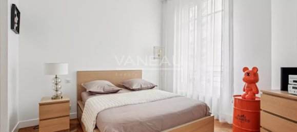 3 bedrooms Apartment in Paris, France No. 129034 10