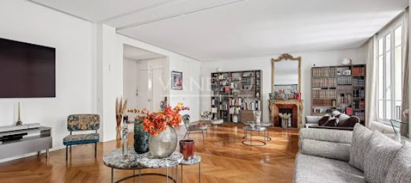 3 bedrooms Apartment in Paris, France No. 129034 3