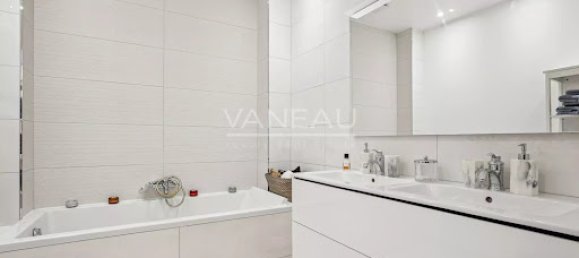 3 bedrooms Apartment in Paris, France No. 129034 12