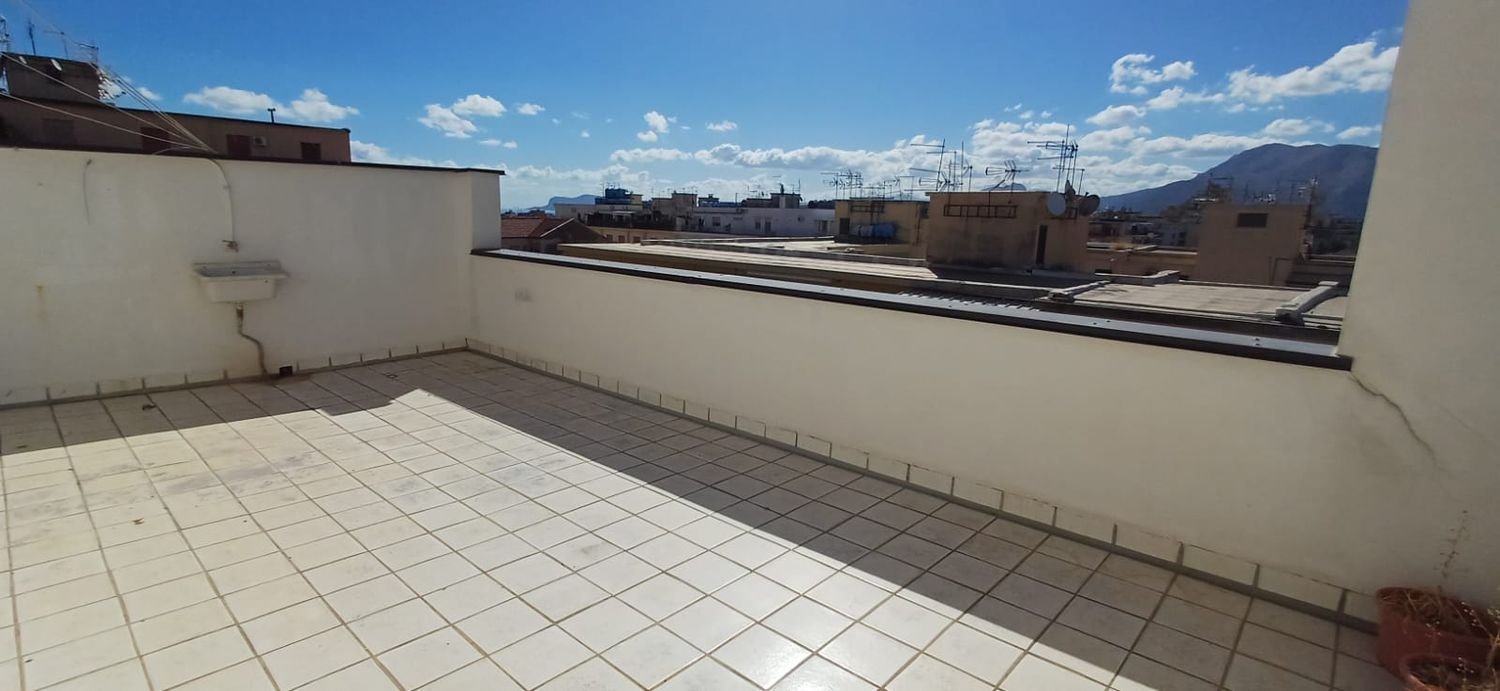 1 Schlafzimmer Penthouse in Palermo, Italy, Nr. 345114