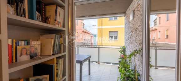 3-salle Appartement à Cagliari, Italy No. 34755 8