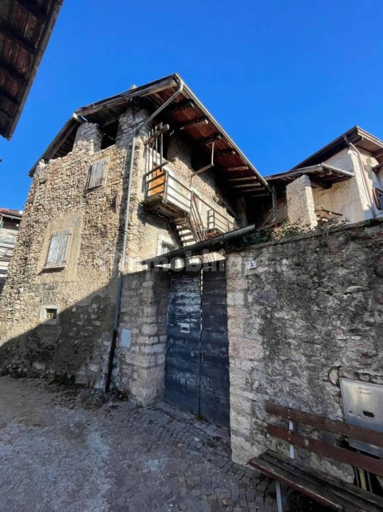 10 bedrooms House in Madruzzo, Italy No. 262623