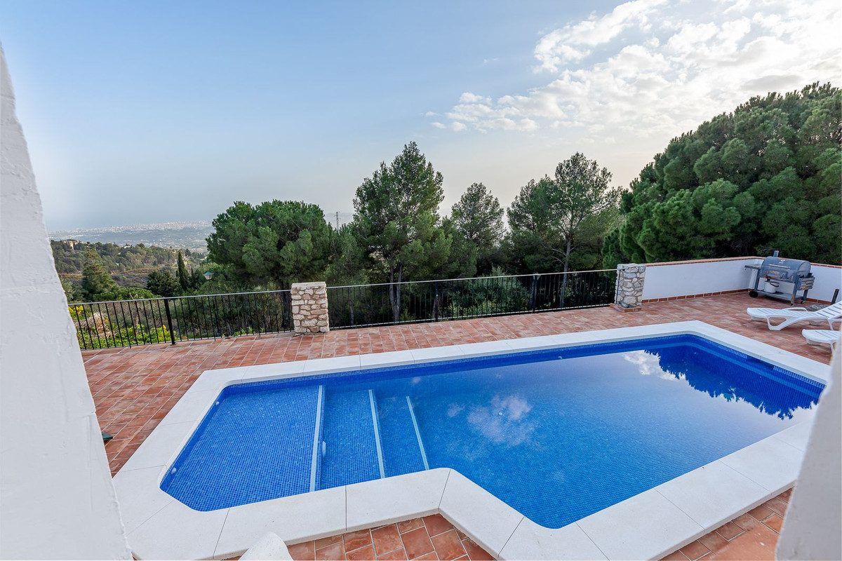 4 bedrooms Villa in Mijas, Spain No. 55605