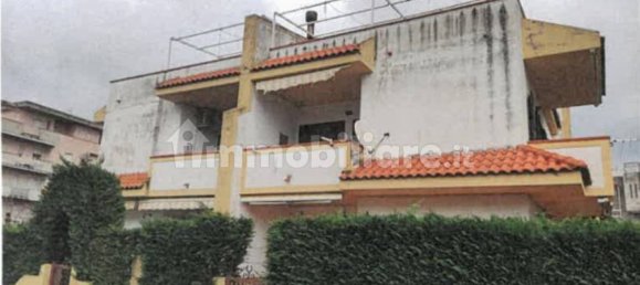 Apartamento de 3 dormitorios en Scalea, Italy No. 184083 3