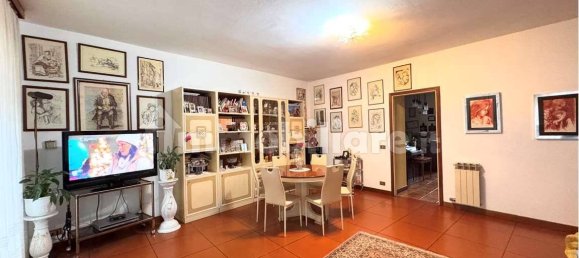 4 bedrooms Apartment in Rogno, Italy No. 110943 3
