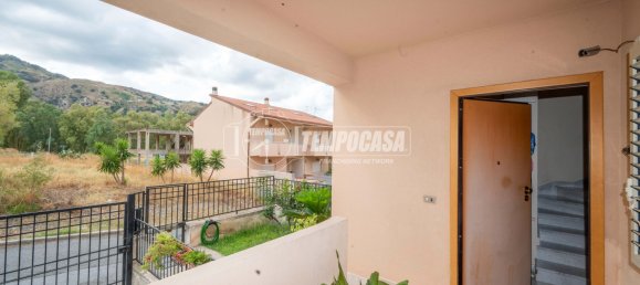 3 bedrooms House in Messina, Italy No. 354176 2