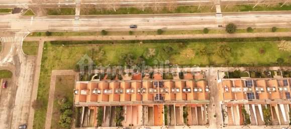 4 Schlafzimmer Haus in Aprilia, Italy, Nr. 158810 32