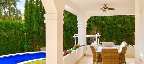 5 bedrooms Villa in Estepona, Spain No. 10110 9
