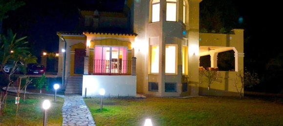 5 bedrooms Villa in Estepona, Spain No. 10110 3