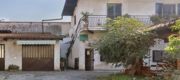 Квартира с 3 спальнями в Галларате, Италия № 361282 42